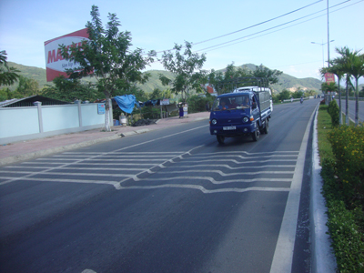 Cần khắc phục mặt đường nhiều “sống trâu”