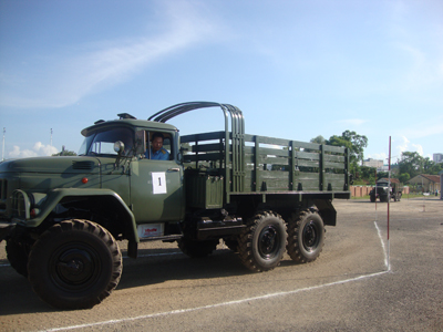 Hơn 50 thí sinh thi nâng bậc kỹ thuật lái xe