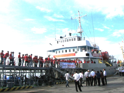 Gần 150 kiều bào và nhà sư ra thăm Trường Sa