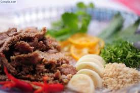 Món ăn: Gỏi bò nướng cà pháo