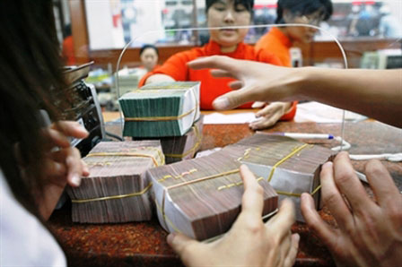 Lãi suất giảm mạnh chưa từng có