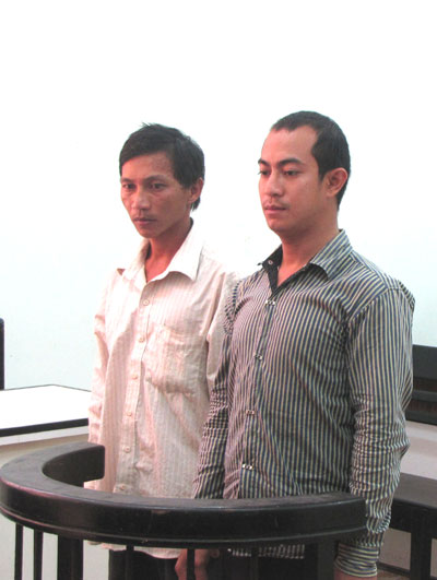 Sáng 6-5, Tòa án nhân dân tỉnh đã tuyên bác kháng cáo của 2 bị cáo: Huỳnh Ngọc Hòa (sinh năm – SN 1984) và Nguyễn Thanh (SN 1982), cùng trú phường Xương Huân (TP. Nha Trang).