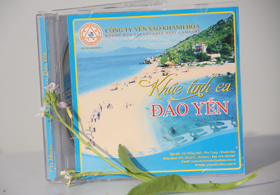  Bìa album “Khúc tình ca đảo yến”.