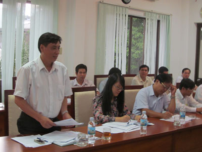 Ông Lê Đức Vinh phát biểu tại cuộc họp. 