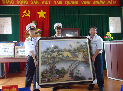 Thăm và khảo sát tại đảo Trường Sa Đông