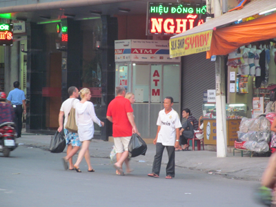 “Cò Tây” lại hoành hành