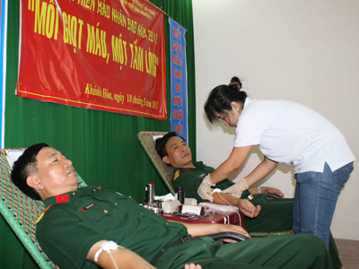 Hơn 120 cán bộ, đoàn viên, người lao động tham gia hiến máu nhân đạo