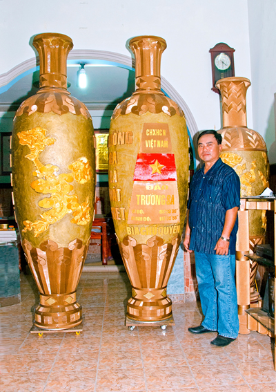 Cặp lộc bình giấy có bản đồ Việt Nam hình rồng