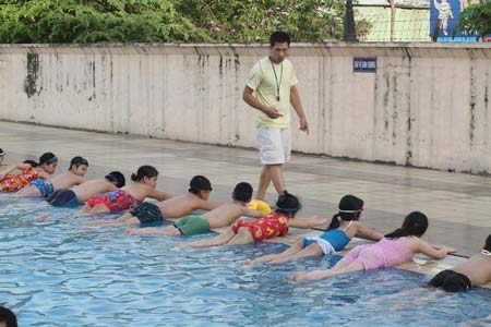 Bộ GDĐT yêu cầu tổ chức dạy bơi cho HS, SV