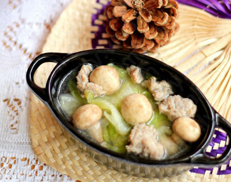 Món ăn: Canh xà lách nấm thịt ngọt mát