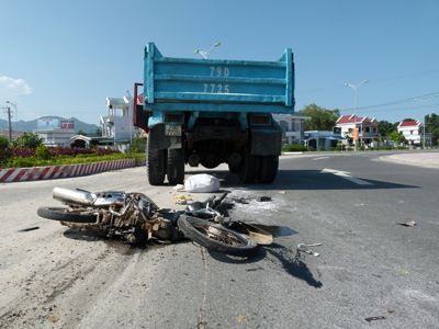 Ôtô tải gây tai nạn làm chết 1 người
