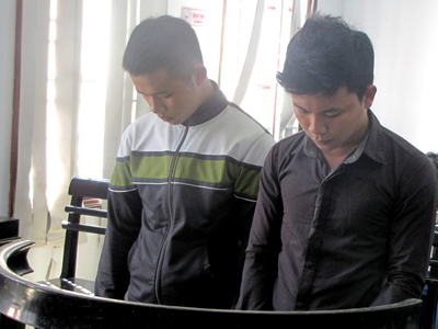 Đột nhập phòng trọ lấy đồ, 2 đạo chích hầu tòa