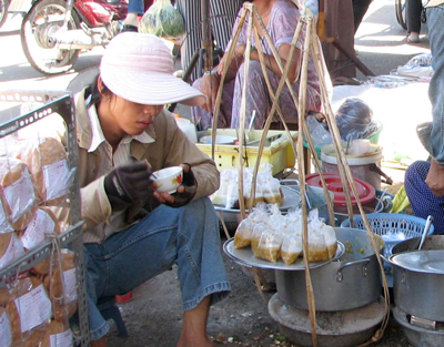 Rùng mình… nước giải khát vỉa hè