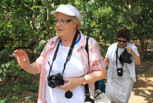 Chính phủ xem xét miễn visa cho 7 nước