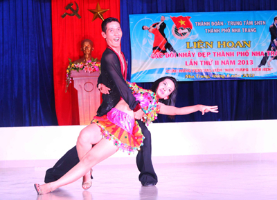 10 cặp đôi tham gia