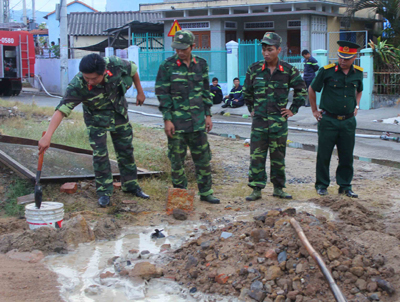 Nổ 3 quả đạn phốt pho