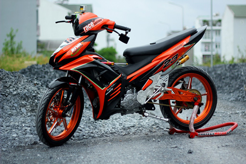 Yamaha Exciter độ phong cách Aprilia tại Sài Gòn. 