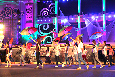 Phố biển trước giờ khai hội