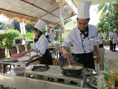 Hội thi đầu bếp giỏi Nha Trang “Ẩm thực truyền thống quê hương với hương vị biển”