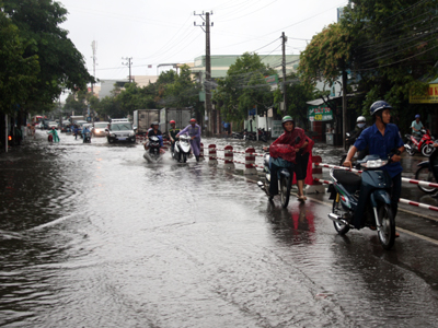 TP. Nha Trang: Mưa lớn, nhiều đoạn đường bị ngập