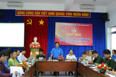 Quang cảnh buổi họp báo.