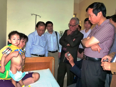 Sẽ tái tạo bàng quang bị cắt nhầm cho bệnh nhi ở Cam Ranh