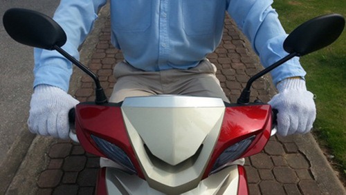 Phanh xe máy thế nào cho đúng?