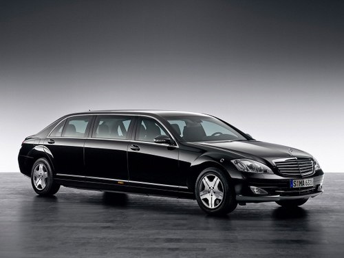 Hình ảnh được cho là Mercedes S-class Pullman 2014. 