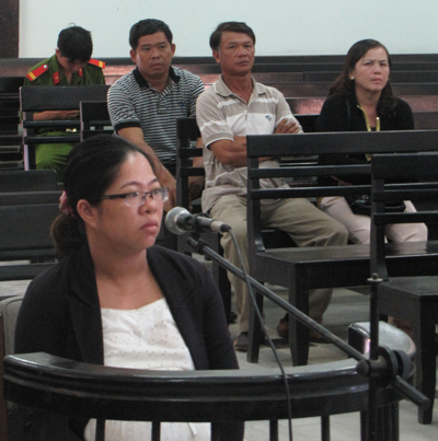 Thụt quỹ công ty để đánh đề!