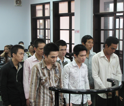 Nhóm “đạo chích” xe máy, laptop lĩnh án