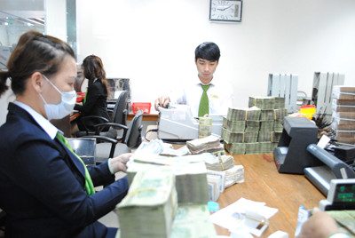 Ngân hàng tăng tốc để về đích