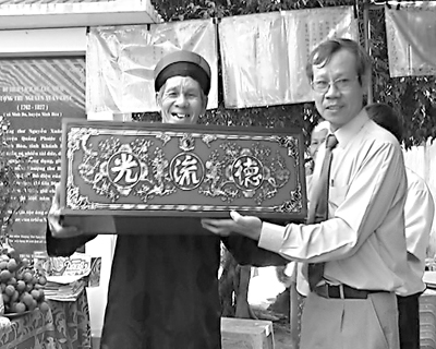 Hỗ trợ thiết bị bảo vệ tài liệu quý hiếm cho di tích Thượng thư Nguyễn Xuân Thục