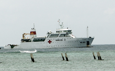 Tàu bệnh viện HQ561: “Mẹ hiền” của quân và dân nơi biển đảo