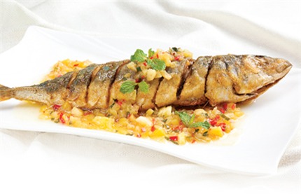 Món ăn: Cá nục xốt dứa cho bữa tối mát lành