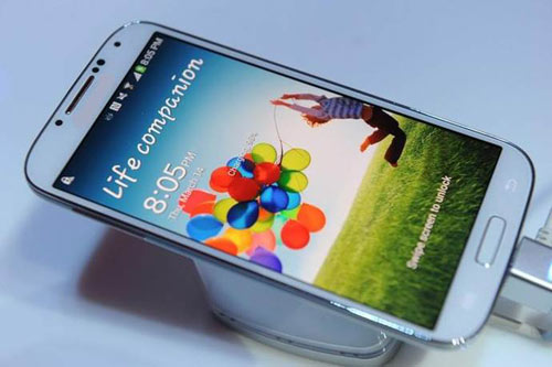 SS galaxy s4 siêu hot giá bình dân hút khách