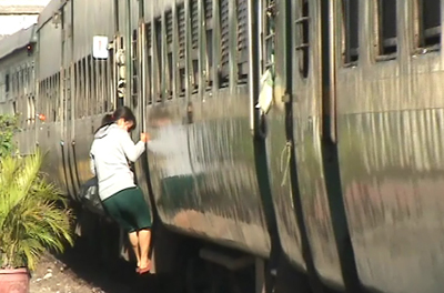 Không được nhảy tàu