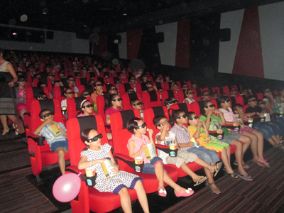  Khán giả đang xem phim tại rạp Platinum Cineplex.