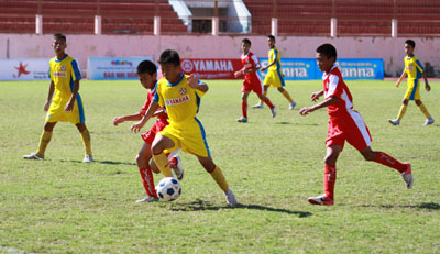 Cầu thủ 2 đội Sông Lam Nghệ An và Viettel 1 trong trận chung kết.