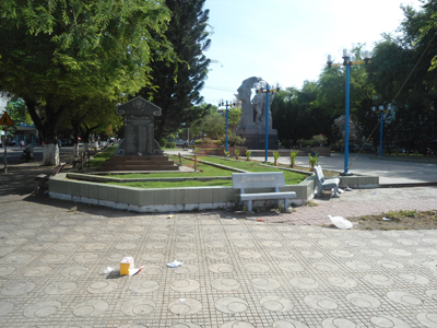 Nên có ý thức giữ gìn công viên xanh, sạch