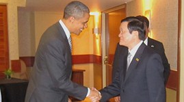 Chủ tịch nước Trương Tấn Sang gặp Tổng thống Hoa Kỳ Barack Obama nhân dịp tham dự Hội nghị cấp cao APEC 2011