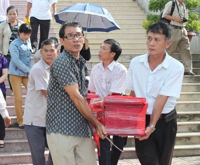 Quy tập 10 hài cốt liệt sĩ Khánh Hòa về quê hương