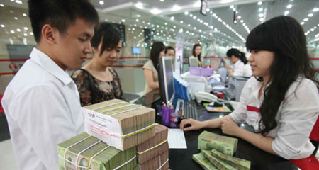 Ngân hàng ồ ạt xin nới chỉ tiêu tăng trưởng tín dụng