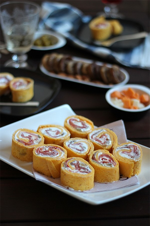 Món ăn: Khai vị ngon với món trứng cuộn đẹp mắt