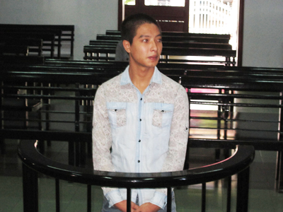 Lãnh 7 năm, 6 tháng tù vì bán hàng trắng