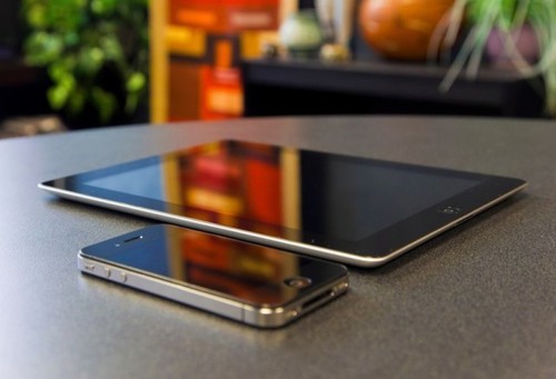 Microsoft, Intel và Oracle xin Obama ’cứu’ Apple vụ cấm bán iPhone 4, iPad 2