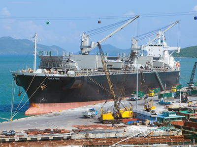 Sớm kết thúc lộ trình vận chuyển hàng hóa vào Cảng biển Nha Trang