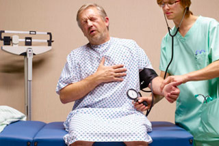 Dấu hiệu cảnh báo đau tim khi ngủ