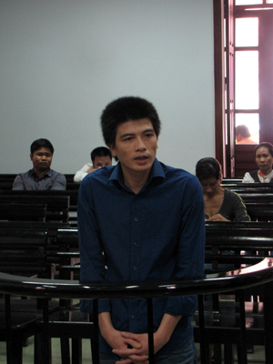 Giả vờ đặt phòng để lừa lễ tân khách sạn