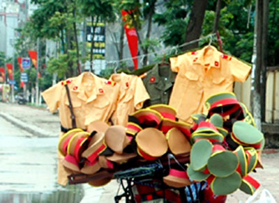 Bán trang phục công an trái phép