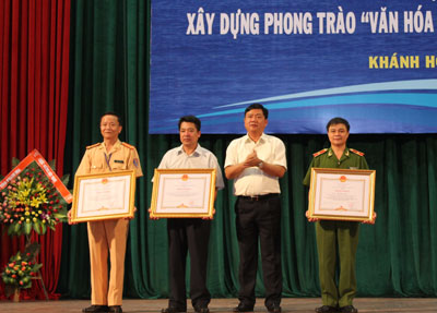 Tiếp tục xây dựng và nhân rộng mô hình “Văn hóa giao thông”